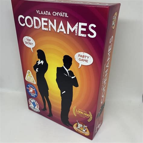 Codenames - En Partylek Fylld med Kryptiska Ledtrådar och Spionäventyr!